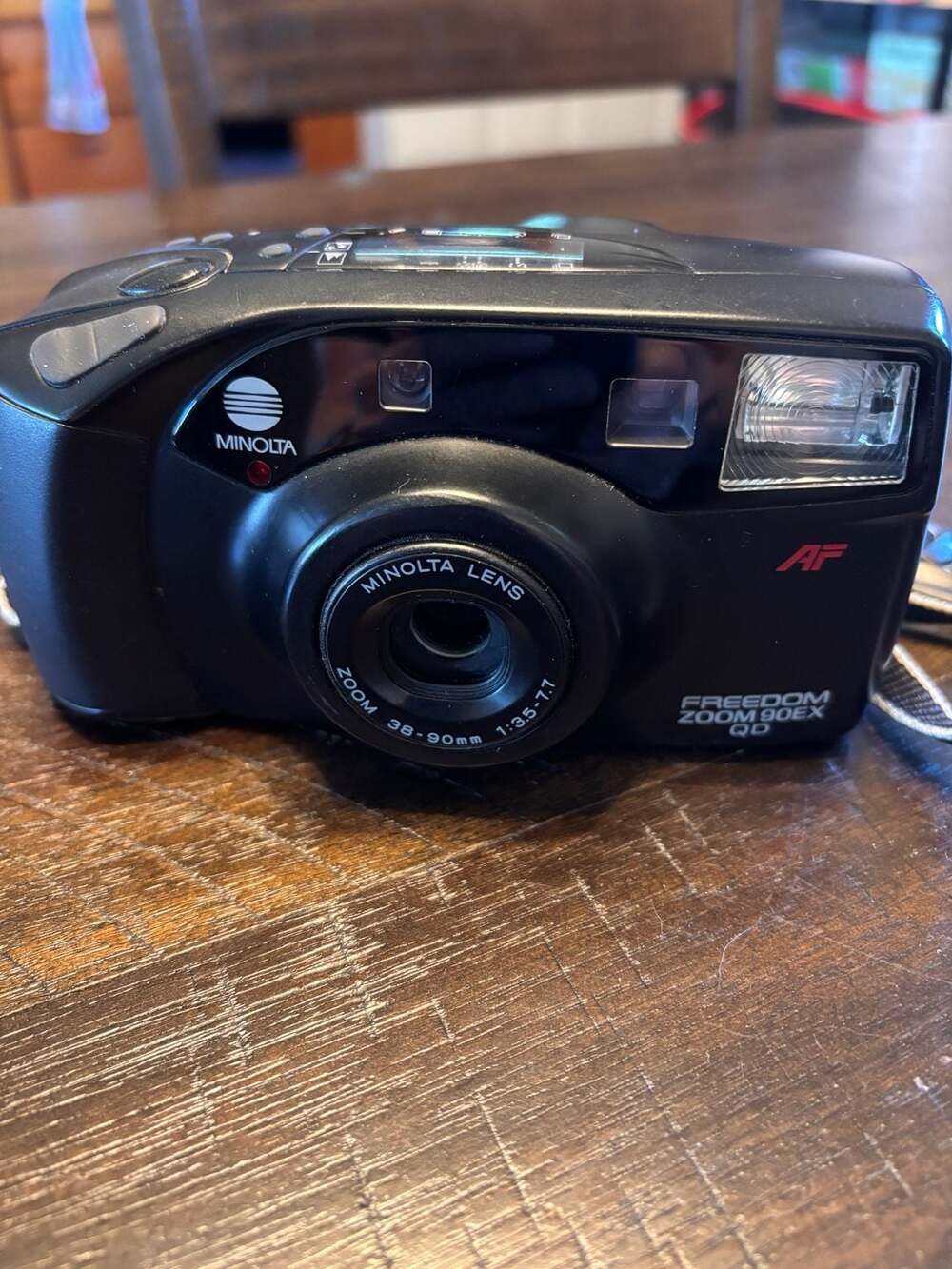 Minolta Freedom Zoom 90EX QD 35mm Point & Shoot Film Camera with Case